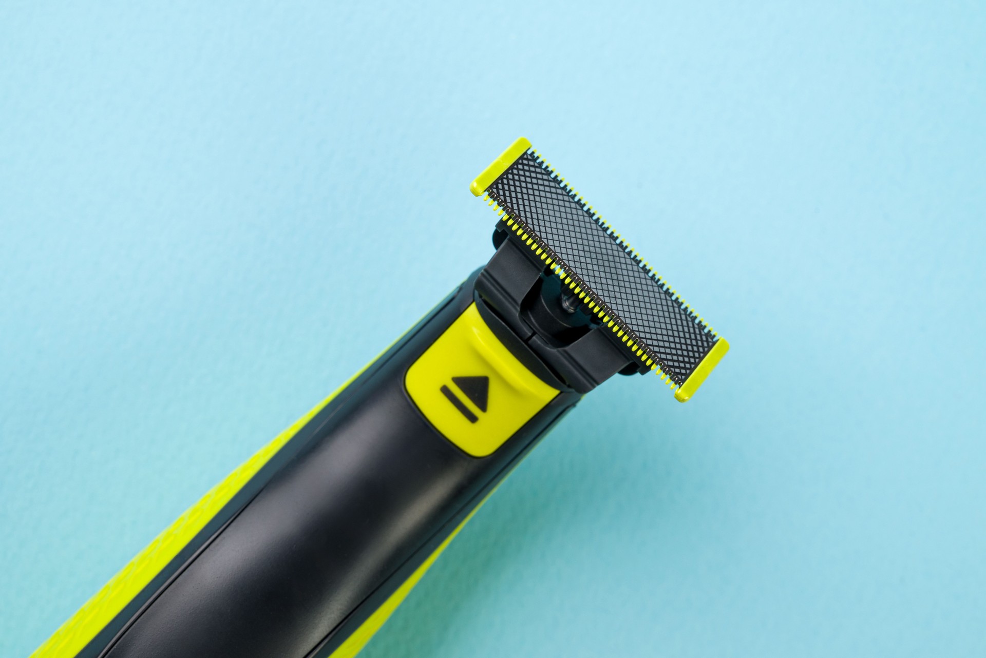 Rechargeable electric razor for shaving and trimming black and yellow beard